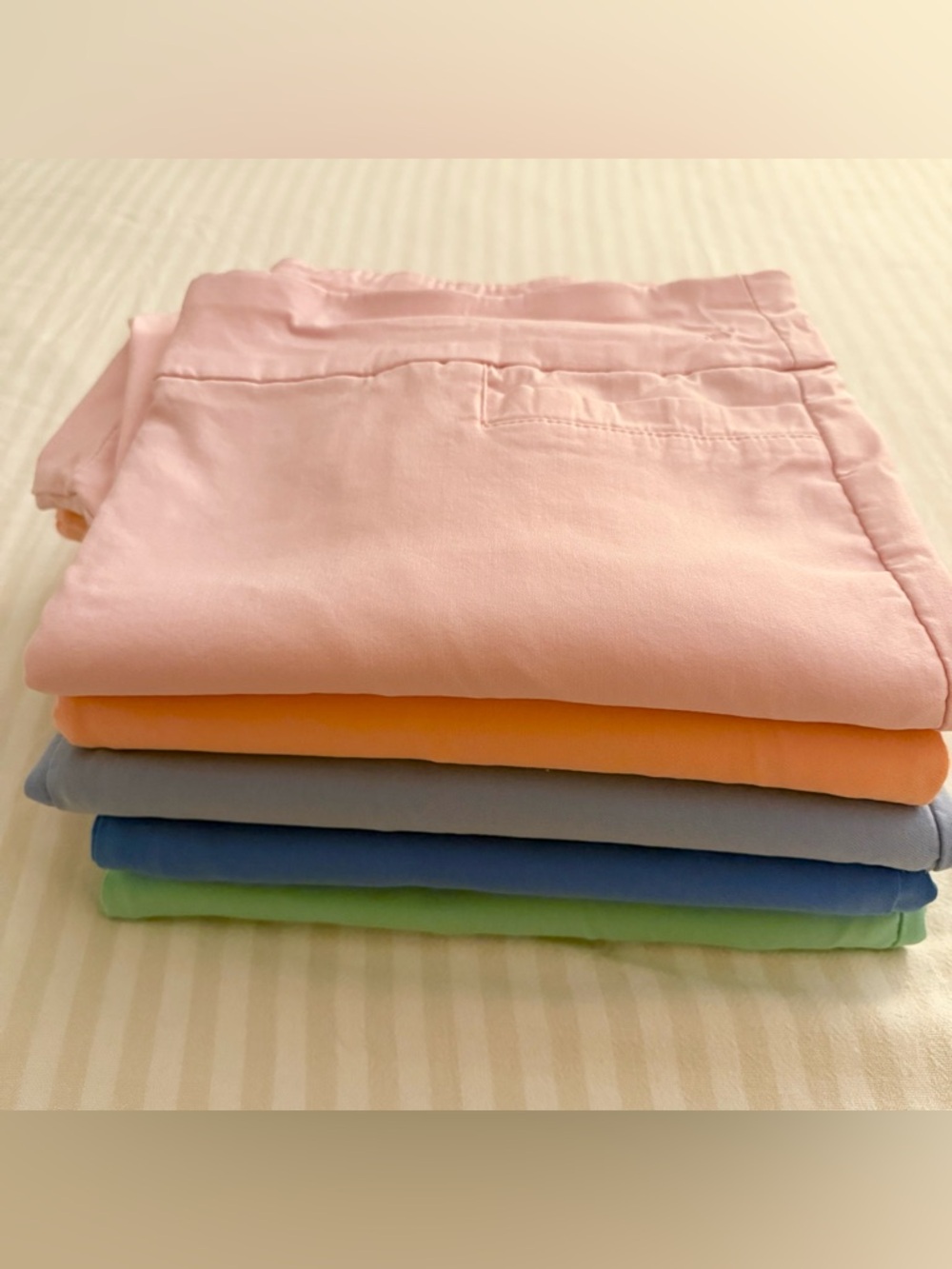 5 pairs of stretch capris